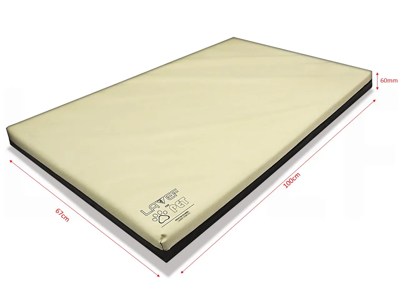 Colchoneta impermeable para mascotas en tono beige y negro con dimensiones de 100 por 67 centímetros y 60 milímetros de grosor vista en ángulo.
