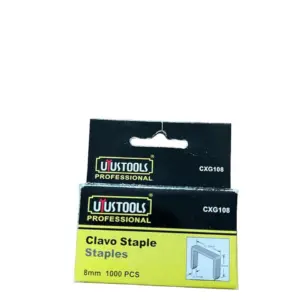 Caja de 1000 grapas Uustools de 8mm para uso profesional, con esquema de medidas 11.3mm de ancho y 0.7mm de grosor impreso en el empaque amarillo y negro.