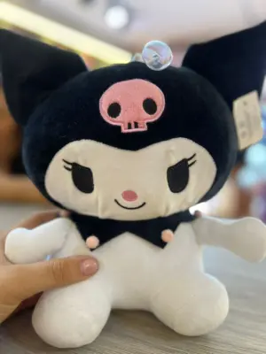 Peluche Kuromi suave y coleccionable - Decora tu espacio y abraza con comodidad
