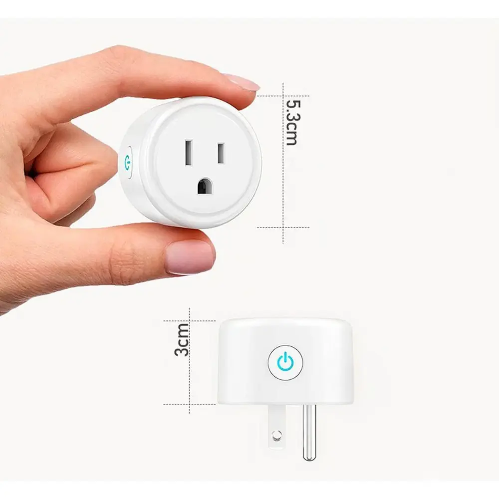Adaptador inteligente blanco con toma tipo americano, botón de encendido azul, 5.3 cm de diámetro y 3 cm de profundidad.