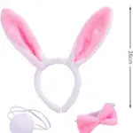 Set de accesorios para disfraz de coneja en peluche rosa y blanco: diadema de 26x28cm, cola con cordón y corbatín.