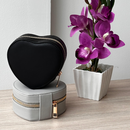 Estuche joyero portátil en forma de corazón con forro interior suave - Protege tus accesorios contra rayones y evita enredos durante tus viajes - Imagen 2