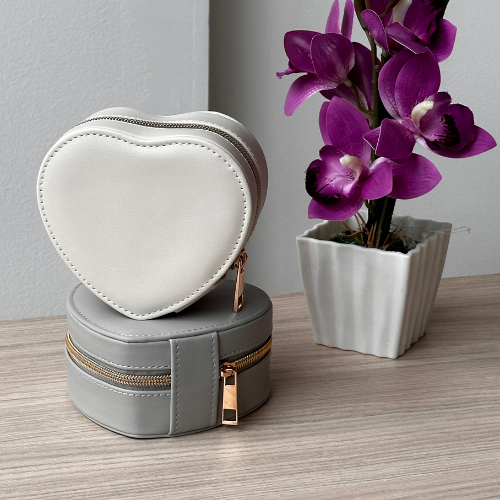 Estuche joyero portátil en forma de corazón con forro interior suave - Protege tus accesorios contra rayones y evita enredos durante tus viajes - Imagen 4