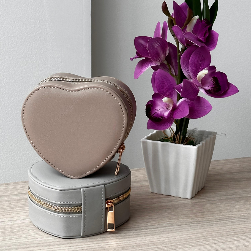 Estuche joyero portátil en forma de corazón con forro interior suave - Protege tus accesorios contra rayones y evita enredos durante tus viajes - Imagen 5