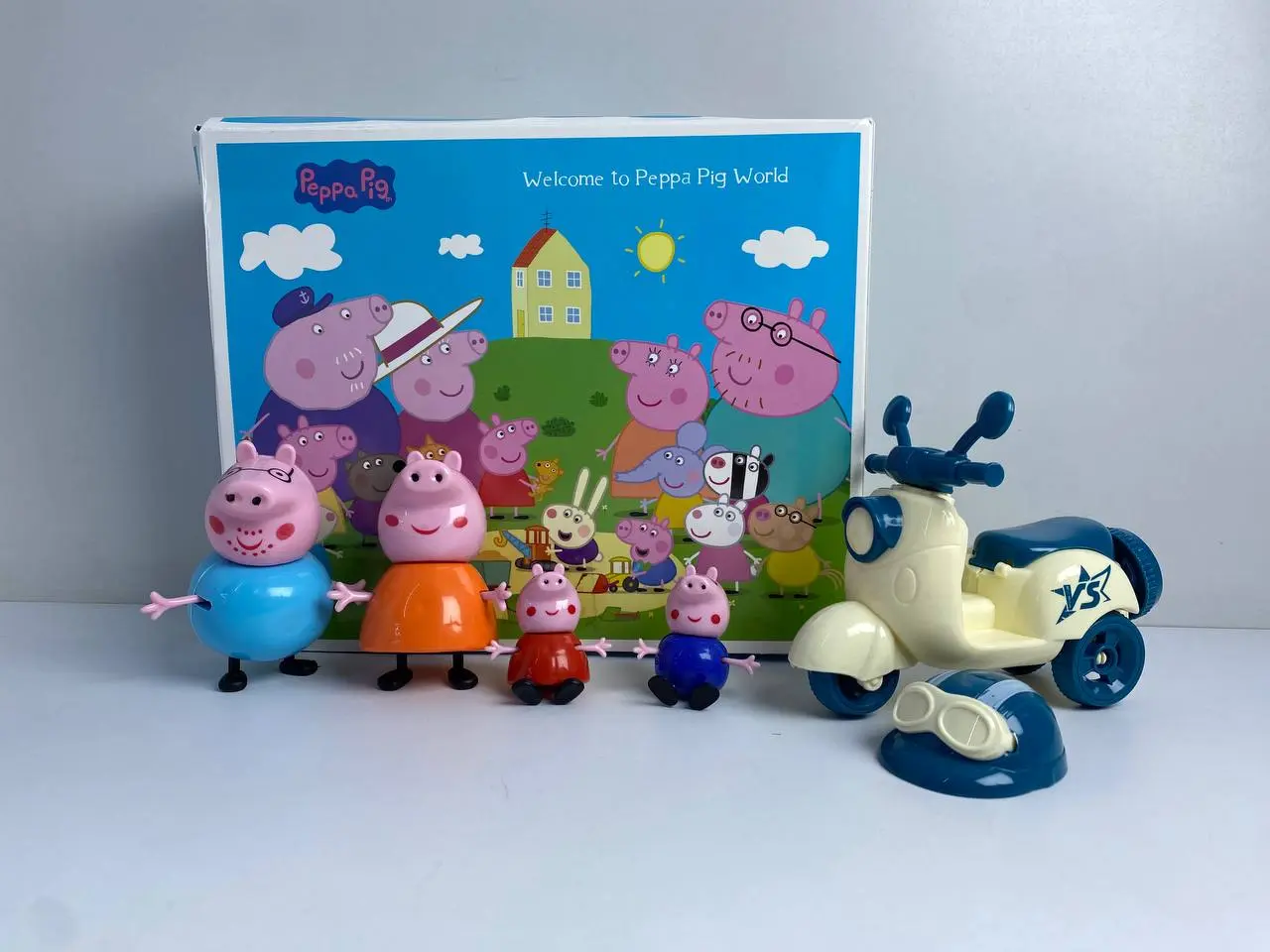 Set Figuras Peppa Pig Motocicleta y Accesorios - Estimula la imaginación recreando escenas familiares cotidianas - Imagen 5