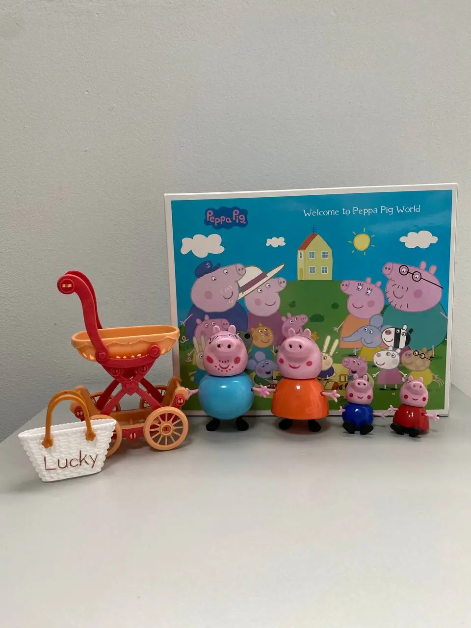 Set Figuras Peppa Pig Motocicleta y Accesorios - Estimula la imaginación recreando escenas familiares cotidianas - Imagen 4