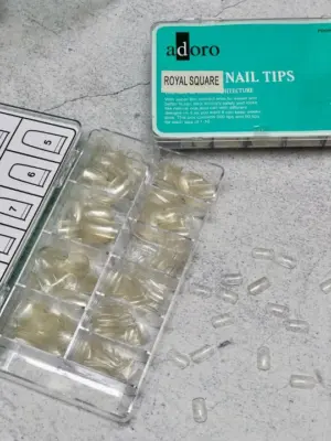 Uñas postizas press on transparentes Royal Square x500 - logras manicuras profesionales y personalizadas fácilmente