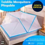 Toldillo mosquitero plegable blanco con ribetes azules sobre cama matrimonial en dormitorio con mesa de noche