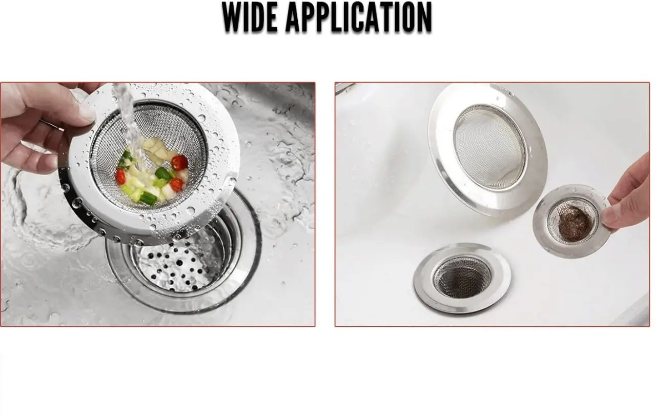 Dos coladores de acero inoxidable para desagüe en uso, uno atrapando residuos de comida en lavaplatos y otro con restos de cabello en lavamanos.