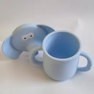 Set x2 Vaso de aprendizaje de silicona con diseño de elefante y asas - Evita derrames y protege las manos del bebé durante las comidas