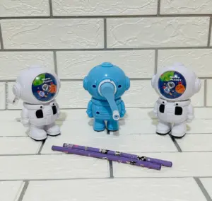 Set x2 Sacapuntas Astronauta manual con palanca giratoria - decora tu escritorio y afila tus lápices con facilidad