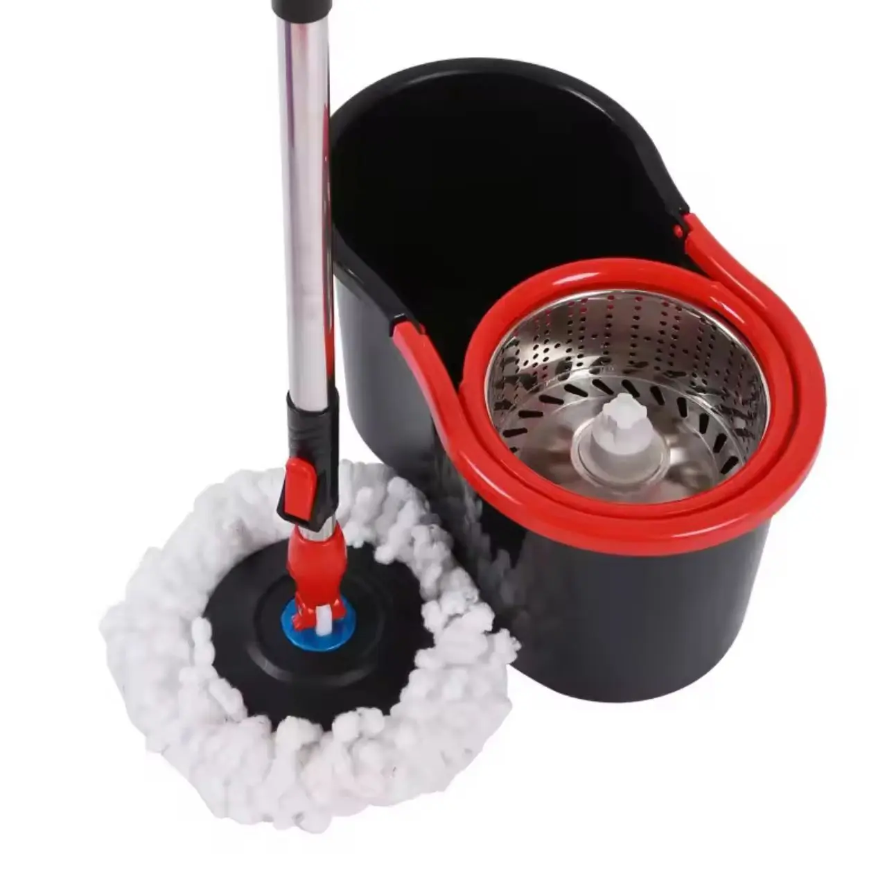 Trapero mágico negro con cabezal giratorio de microfibra blanca y balde con escurridor metálico rojo.
