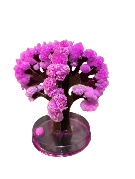 Árbol Sakura con flores de textura cristalina color rosa vibrante, ramas oscuras y base circular transparente.