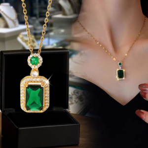 Set x4 Colgante elegante con esmeralda y cristales - realza tu estilo en cualquier ocasión especial