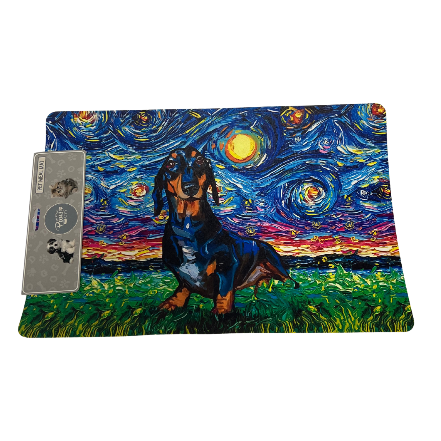 Tapete comedero para mascotas con diseño artístico inspirado en La Noche Estrellada, presenta un perro salchicha al centro sobre fondo de cielo nocturno.