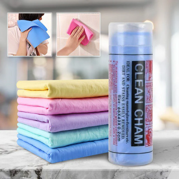 Set de toallas de microfibra en colores surtidos, incluye estuche cilíndrico con etiqueta Clean Cham, medidas 66x43x0.2cm, ideales para secar superficies.