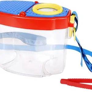 Caja lupa transparente para observar insectos con tapa roja, rejilla azul, lente de aumento amarilla, correa de transporte y pinzas rojas de plástico.