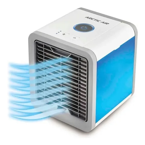 Enfriador de aire personal evaporativo portátil con tanque azul y flujo de aire frío saliendo por la rejilla frontal.