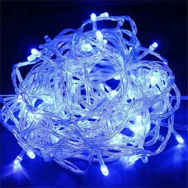 Guirnalda de luces LED color azul intenso, 100 bombillas dispuestas en cable transparente enrollado para decoración navideña en interiores y exteriores.