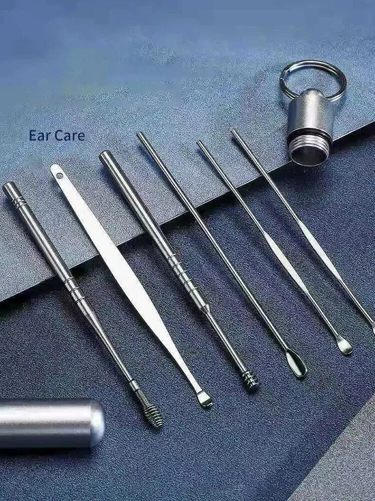 Set de seis curetas de acero inoxidable plateado para limpieza de oídos con estuche metálico con llavero.