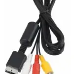 Cable AV con conector multi-out para consola y tres salidas RCA de colores blanco, rojo y amarillo con núcleo magnético cilíndrico.