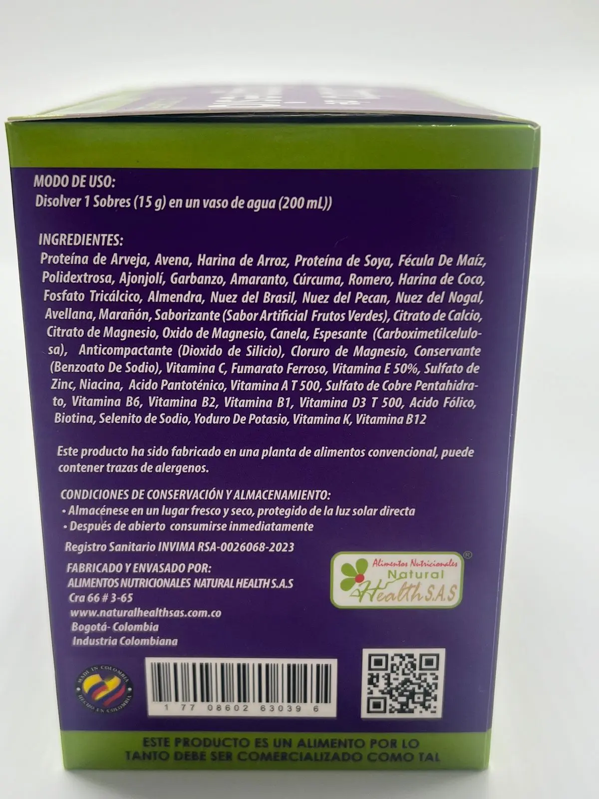 Lateral de caja morada y verde con ingredientes, instrucciones de uso para sobre de 15 g en agua, condiciones de almacenamiento y datos de fabricación.