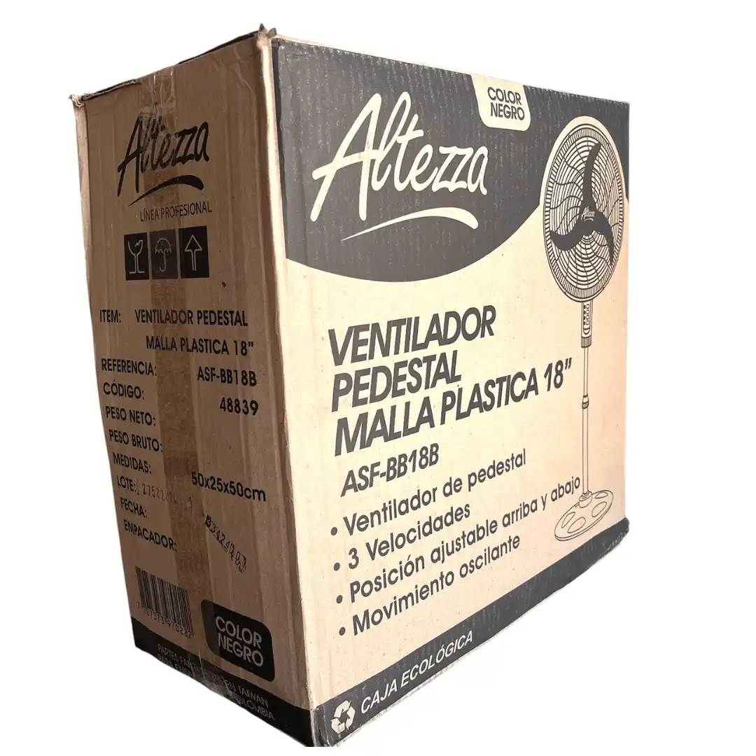 Caja de cartón con ventilador de pedestal Altezza de 18 pulgadas, color negro, medidas de 50x25x50 cm y especificaciones del producto impresas.