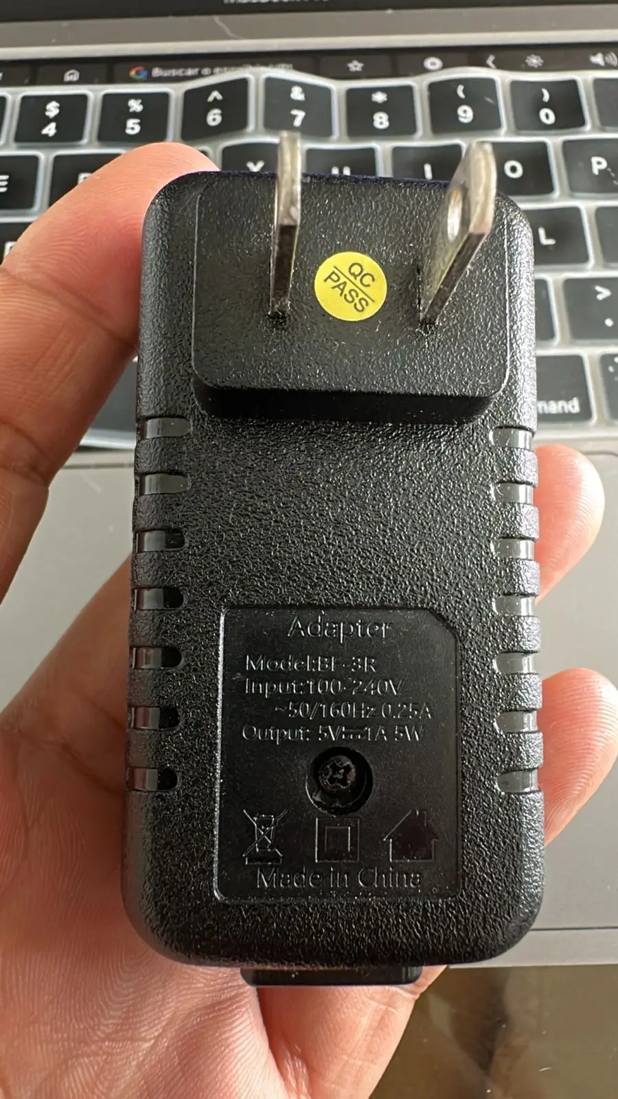 Adaptador de corriente alterna para radio portatil - Garantiza energia estable continua sin usar baterias