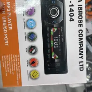 Caja de radio 1 din Geita Ibrose P-1404 con Bluetooth, USB y SD. Muestra el reproductor negro con pantalla digital y controles frontales.