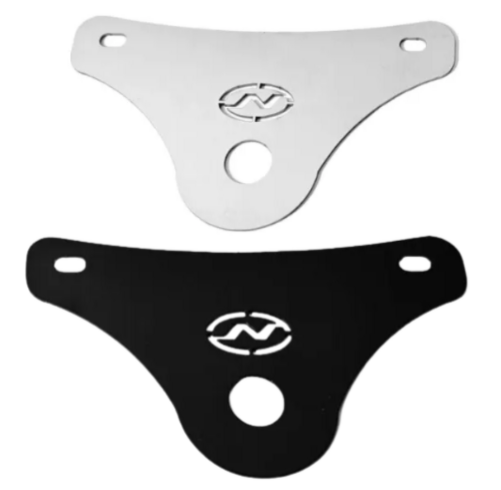 Placas antimartilleo para Pulsar N 160-250, set de dos piezas en color plata y negro con orificios de sujeción y logo grabado.