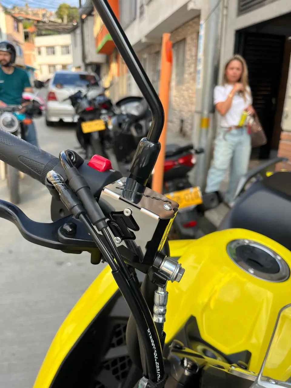 Protector Bomba Delantera Vstrom 160 3D - Imagen 3