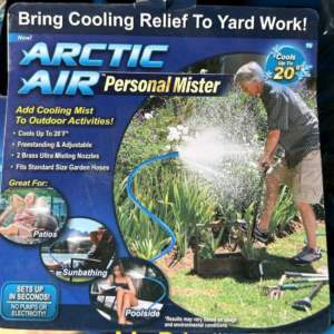 Empaque de manguera nebulizadora azul para exteriores con dos boquillas de latón, ideal para jardinería y patios sin electricidad.