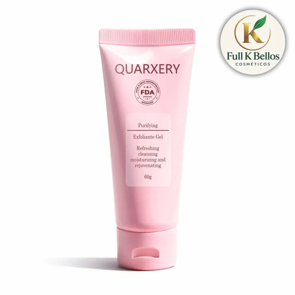 Tubo de gel exfoliante facial purificante Quarxery rosa de sesenta gramos sobre fondo blanco con sello circular superior.