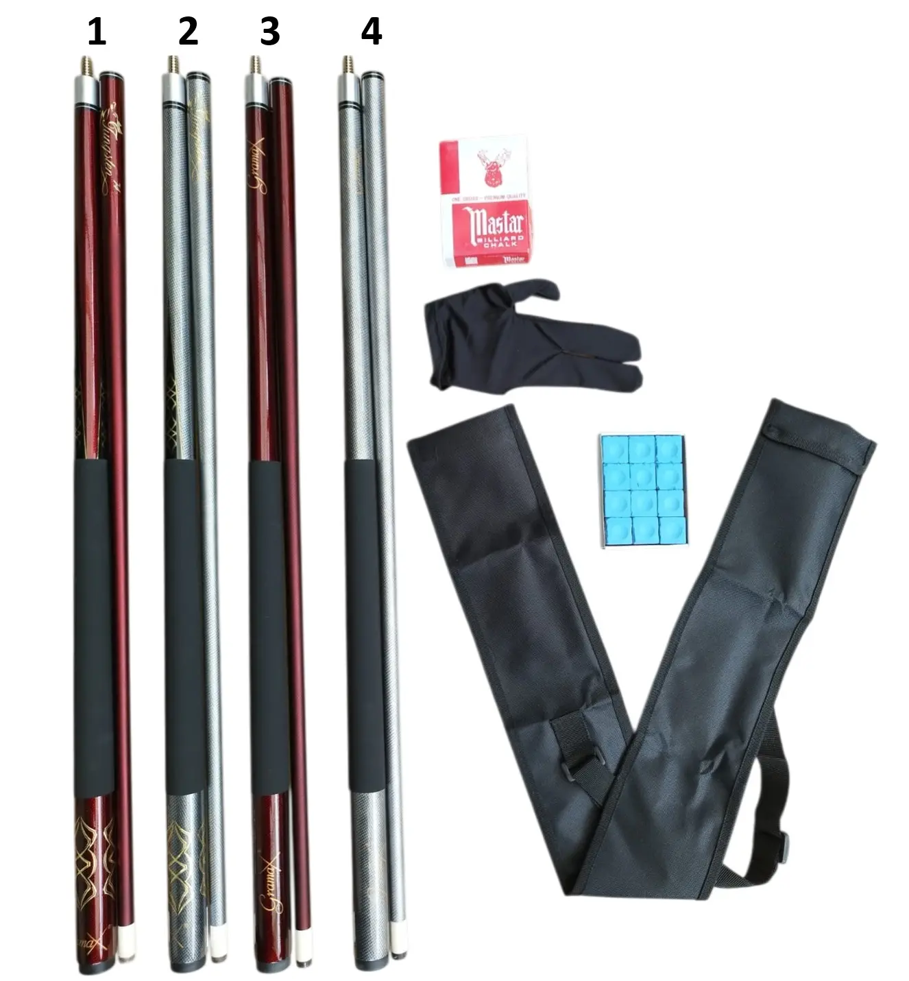 Set de cuatro tacos de billar desarmables en madera roja y gris con grabados dorados, incluye guantes, tizas y estuche de transporte negro.