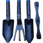 Kit de jardinería negro de 4 piezas: dos palas con medidor de profundidad de hasta 10 cm, un rastrillo de tres dientes y una pieza de soporte organizador.