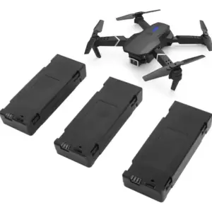 Dron negro plegable con cuatro hélices y tres baterías rectangulares largas de repuesto dispuestas sobre fondo blanco
