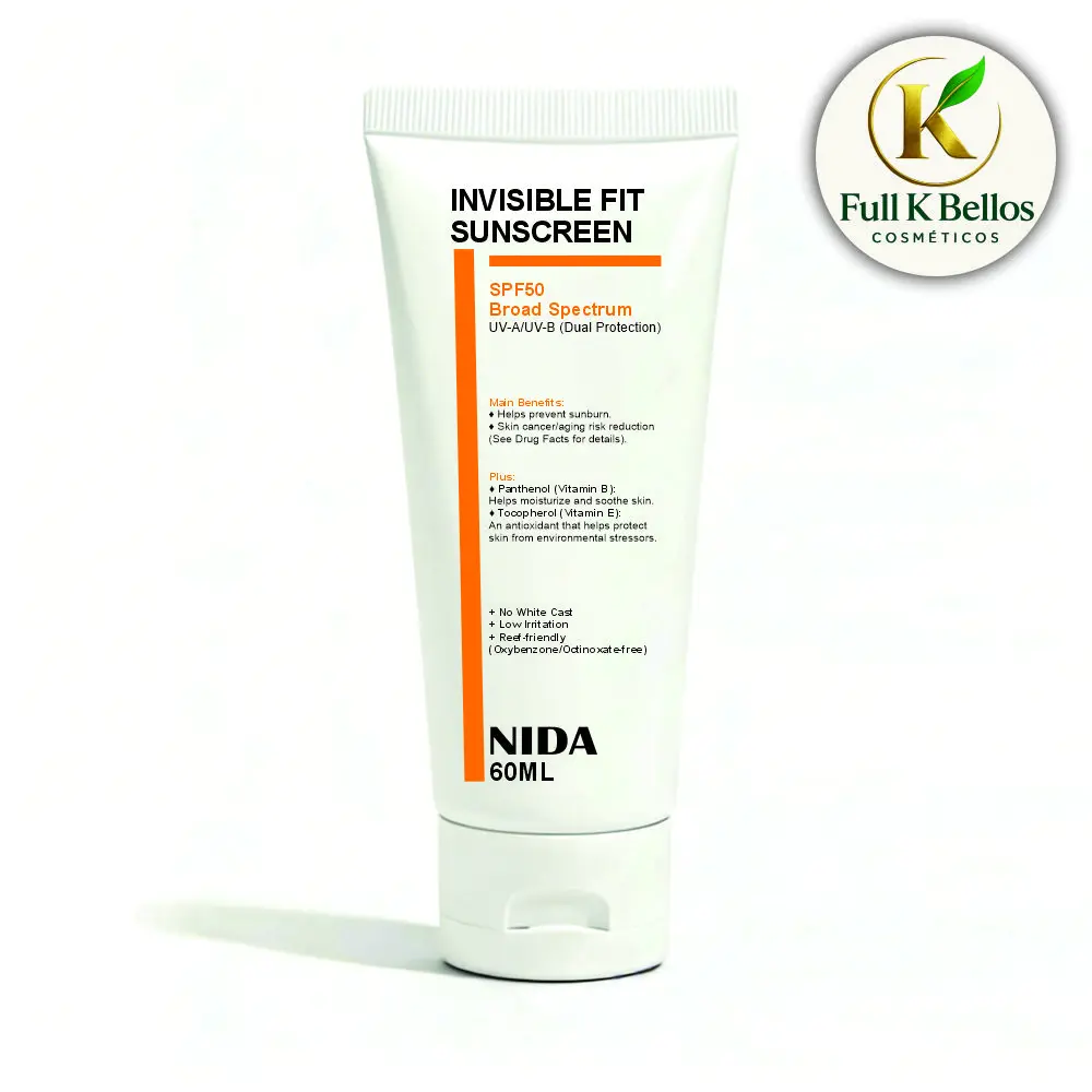 Tubo de protector solar facial Nida Invisible Fit SPF50 de 60 ml, en color blanco con detalles naranjas y diseño minimalista sobre fondo blanco.