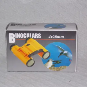 Caja de binoculares Explorer 4x28mm con de aves y dibujo de binoculares amarillos sobre fondo gris texturizado.