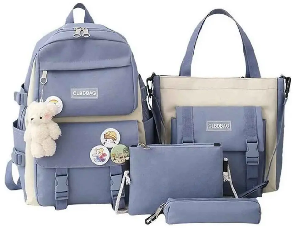 Set de 5 piezas escolares azul lavanda en lona y PVC: morral grande con oso de peluche, bolso de mano, bandolera y estuche.