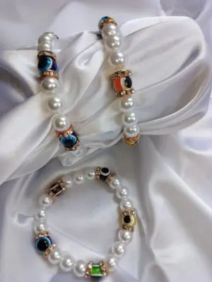 Set x4 Pulsera de perlas sintéticas con ojo turco y detalles dorados - Eleva tu estilo diario y aporta distinción a tus atuendos formales