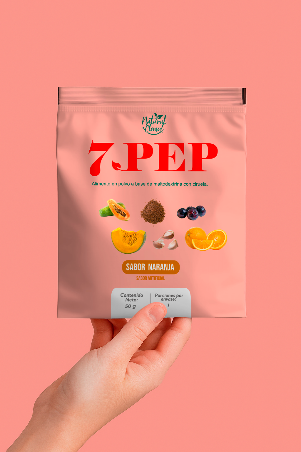 Empaque rosa de 7.PEP, purgante natural en polvo sabor naranja de 50g con ilustraciones de frutas, sostenido por una mano sobre fondo rosa.