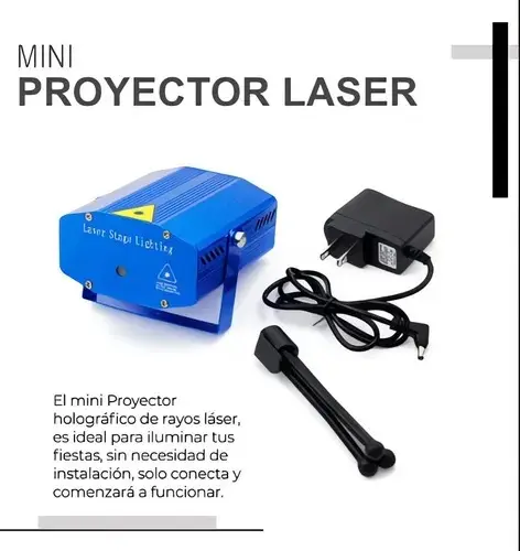 Mini proyector láser azul para fiestas con trípode negro y adaptador de corriente incluidos sobre fondo blanco