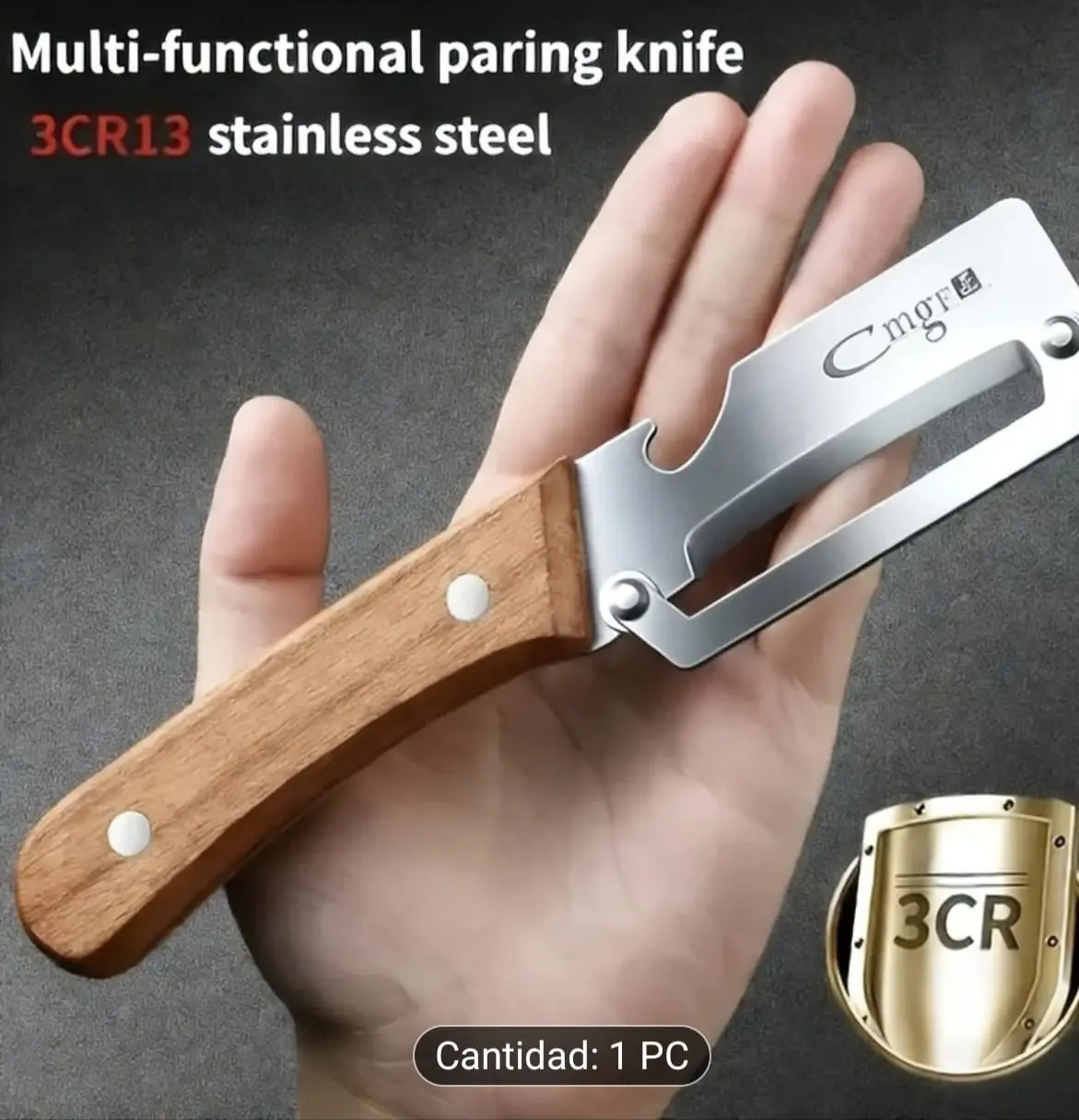 Cuchillo pelador multifuncional de acero inoxidable 3CR13 con mango de madera, sostenido en mano mostrando su hoja plateada calada.