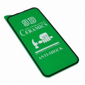 Protector de pantalla cerámico anti-shock para iPhone 13 Mini, lámina flexible verde con borde negro sobre superficie blanca.