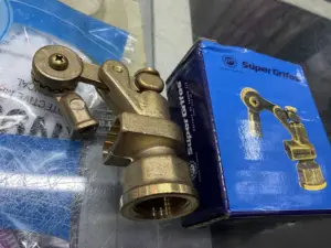 Set x2 Válvula para tanque en bronce de cierre hermético - Regula el flujo de agua de manera segura y constante