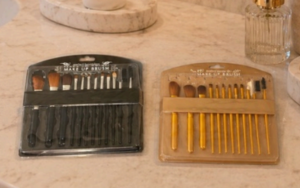 Set x2 Set Brochas de Maquillaje Profesional para Rostro y Ojos - Consigue un acabado uniforme y difuminado perfecto