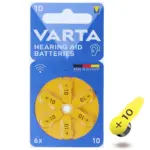 Blíster azul de 6 pilas de zinc-aire Varta tamaño 10 con pestaña amarilla, junto a una batería suelta con su etiqueta protectora.