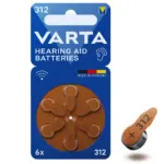 Blíster azul de 6 pilas para audífonos Varta tamaño 312 con etiqueta marrón y una pila individual al lado.