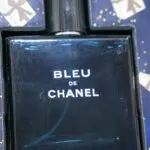 Set de Regalo Perfume Bleu de Chanel con Gel de Ducha - Proyecta sofisticación y confianza en tus eventos diarios - Imagen 5