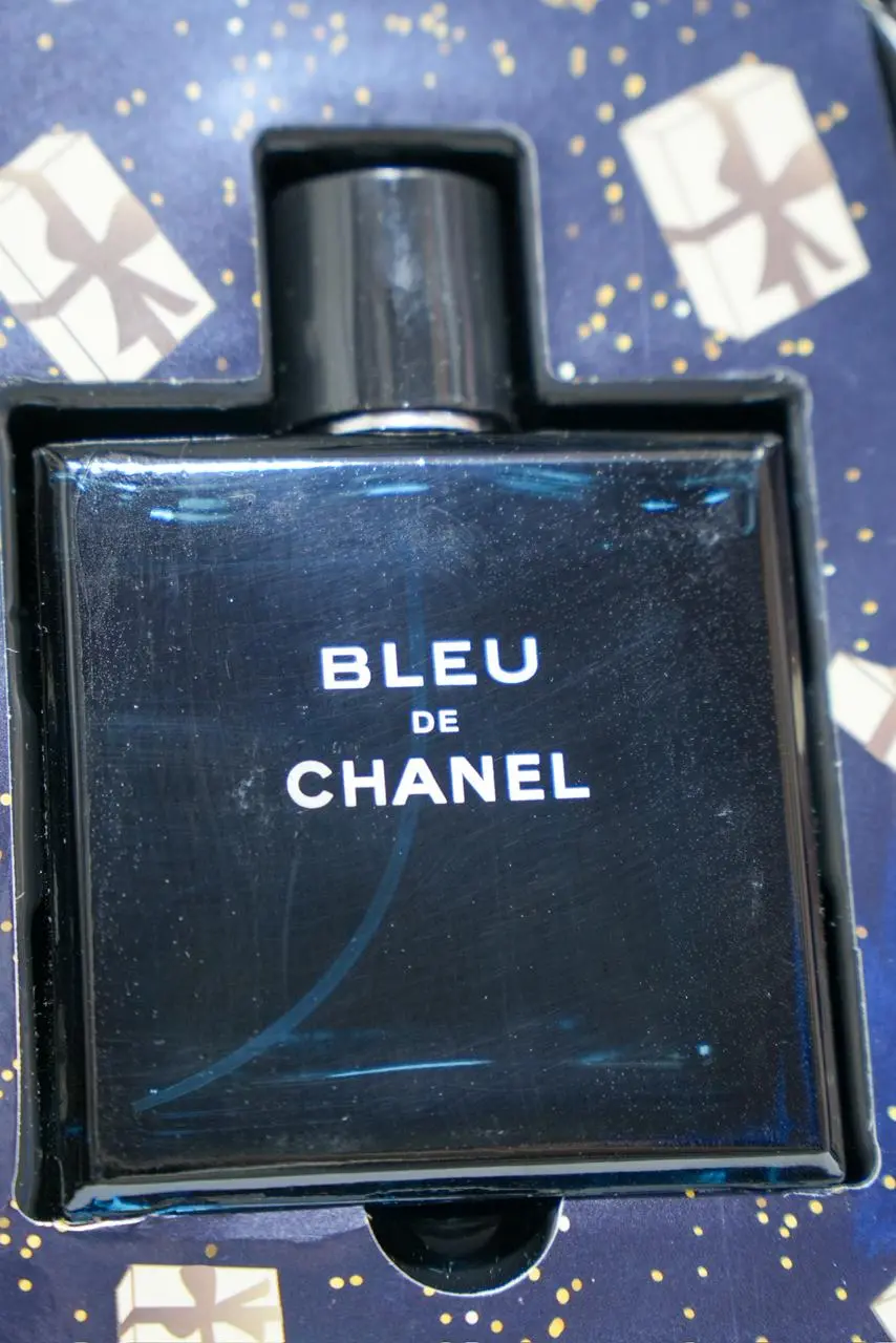 Set de Regalo Perfume Bleu de Chanel con Gel de Ducha - Proyecta sofisticación y confianza en tus eventos diarios